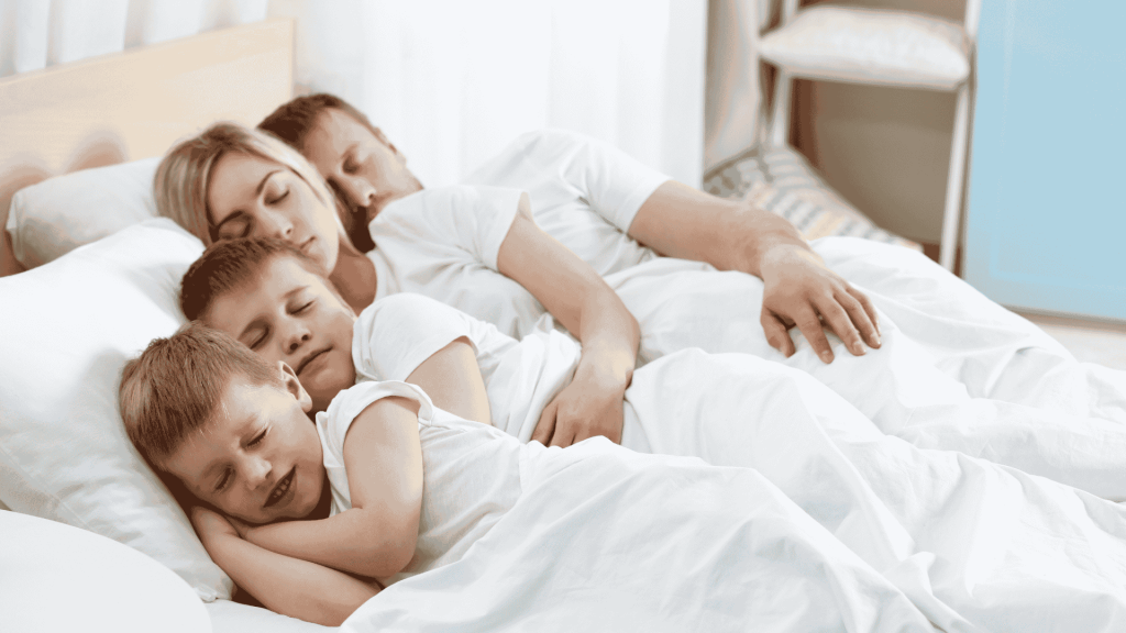 tidur bareng keluarga menyenangkan