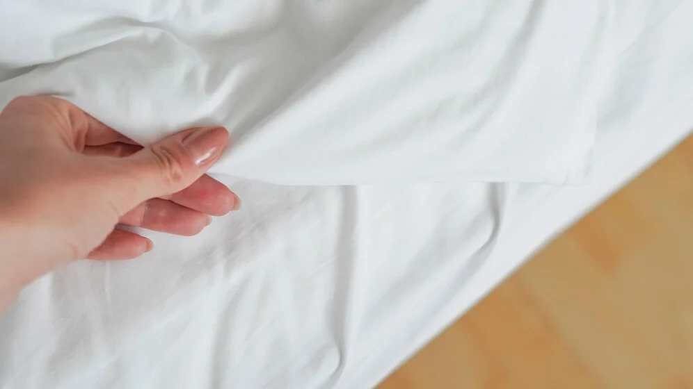sprei tencel vs katun kelembutan sprei