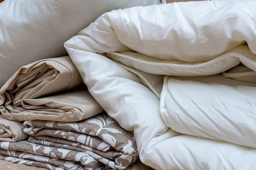 perbedaan bedcover dan comforter